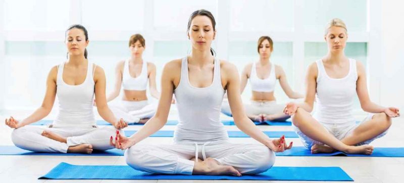 Dưỡng ẩm cho da khi phải thức khuya nhiều giờ liền 4 yoga fact