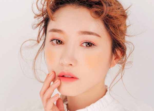 Những màu phấn má dẫn đầu xu hướng trang điểm năm 2018 2 phan ma cam