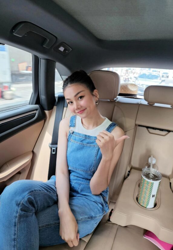 Son dưỡng môi Hàn Quốc 12 nhận xét người mẫu thanh hằng